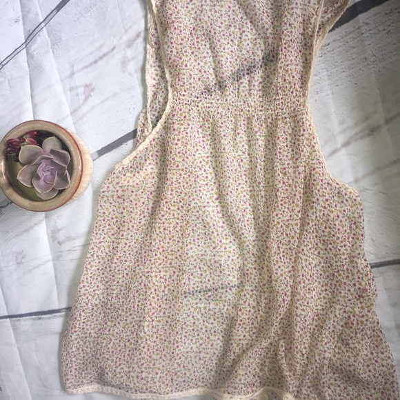 Floral Sleeveless Sheer Pullover - Picture 2 of 2